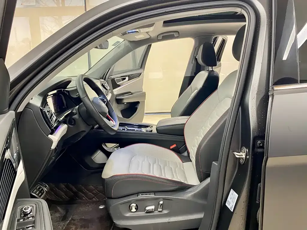 Volkswagen Teramont 2023 из CN, фото 9