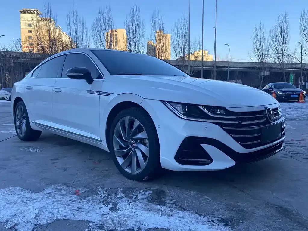 Volkswagen CC 2023 из CN, фото 2