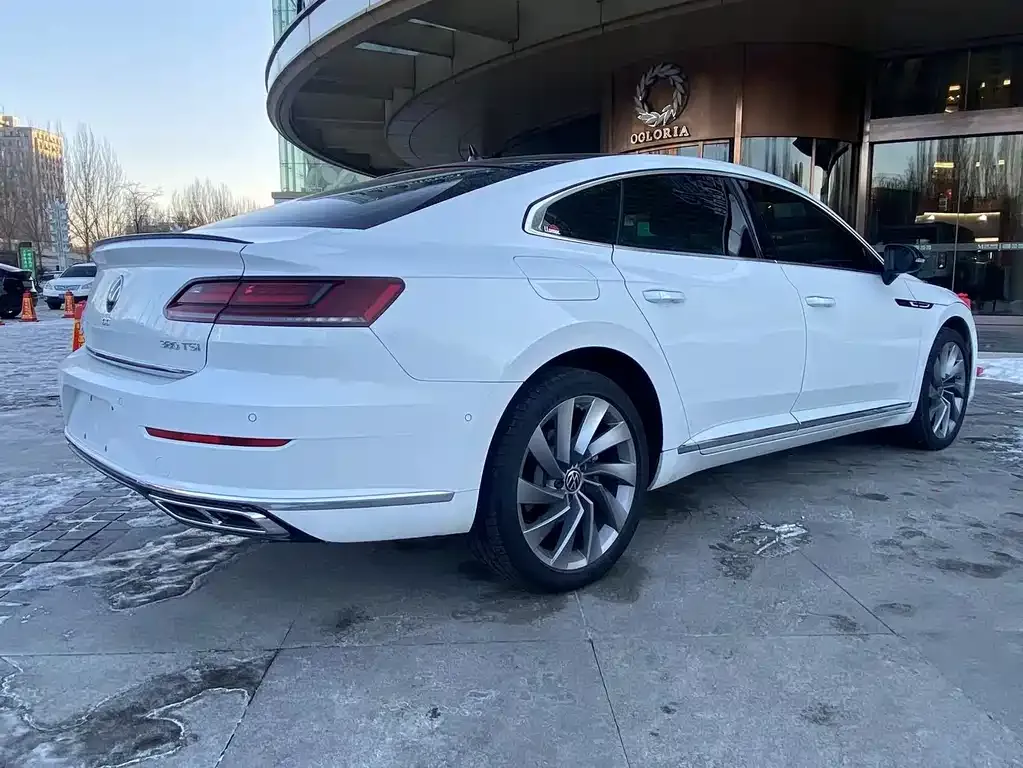 Volkswagen CC 2023 из CN, фото 8