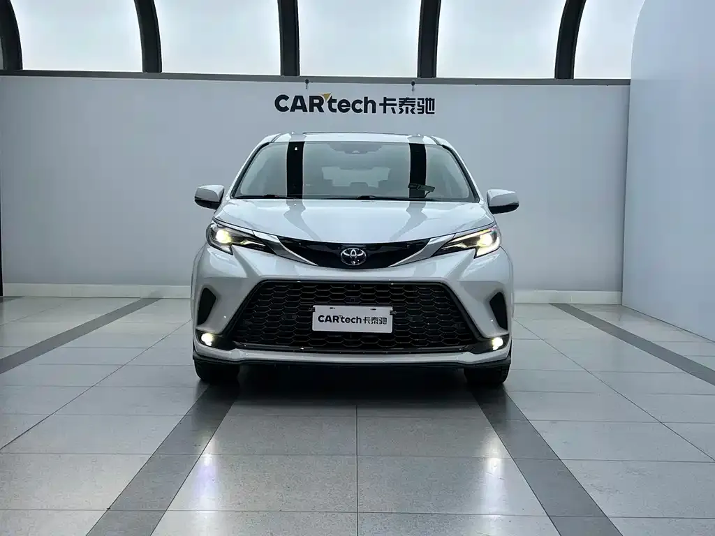 Toyota Granvia — фото 3
