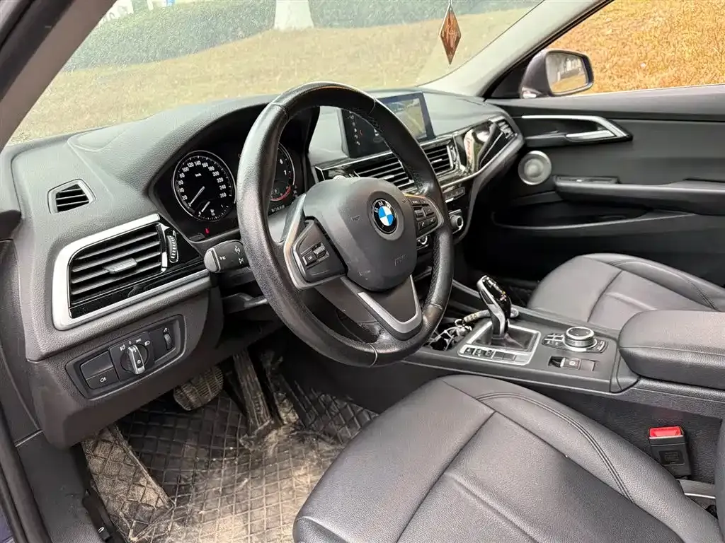 BMW 1 Series 2021 из CN, фото 3