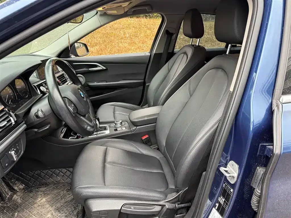 BMW 1 Series 2021 из CN, фото 9