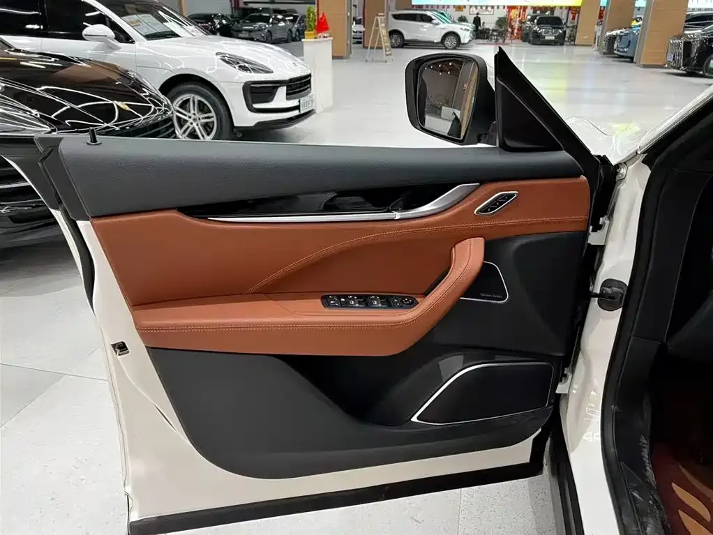 Maserati Levante 2022 из CN, фото 2