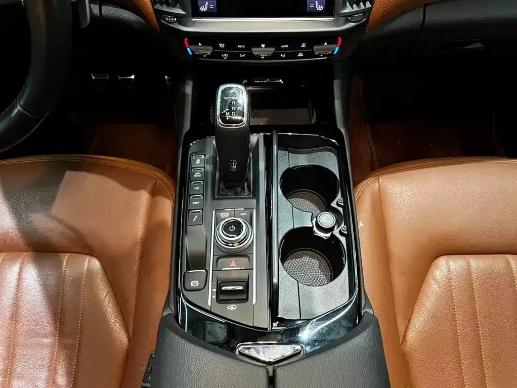 Maserati Levante 2022 из CN, фото 10