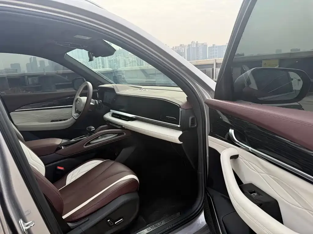 Geely Xingyue L — фото 6