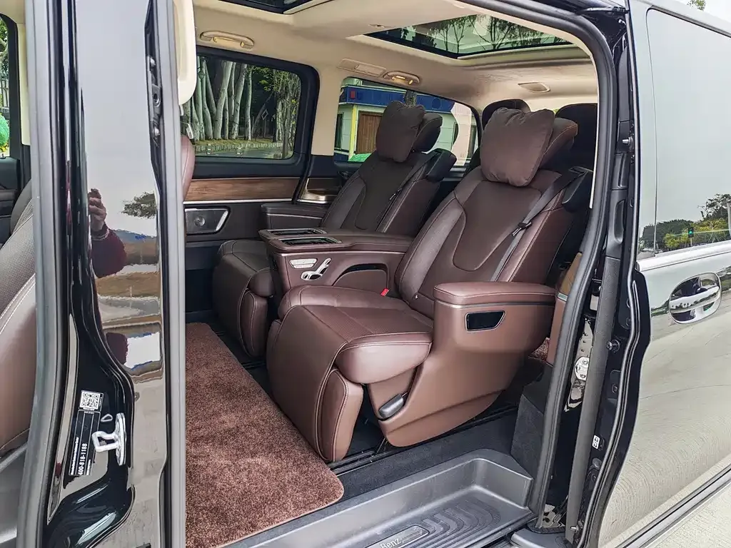 Mercedes-Benz V-Class 2024 из CN, фото 10