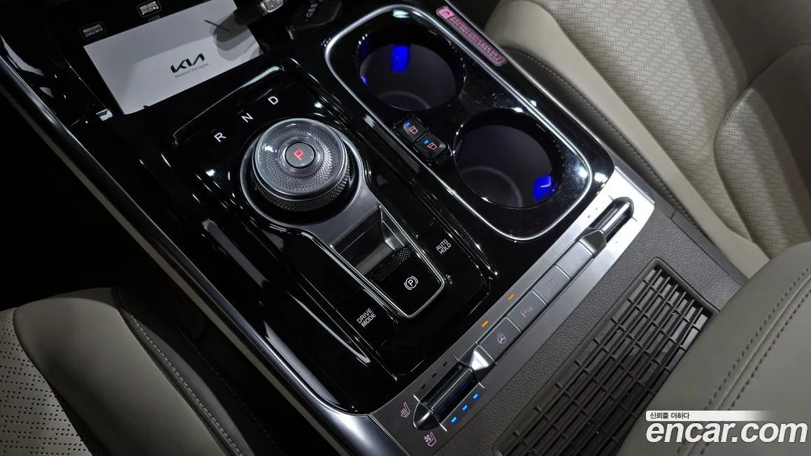 Kia Carnival — фото 10