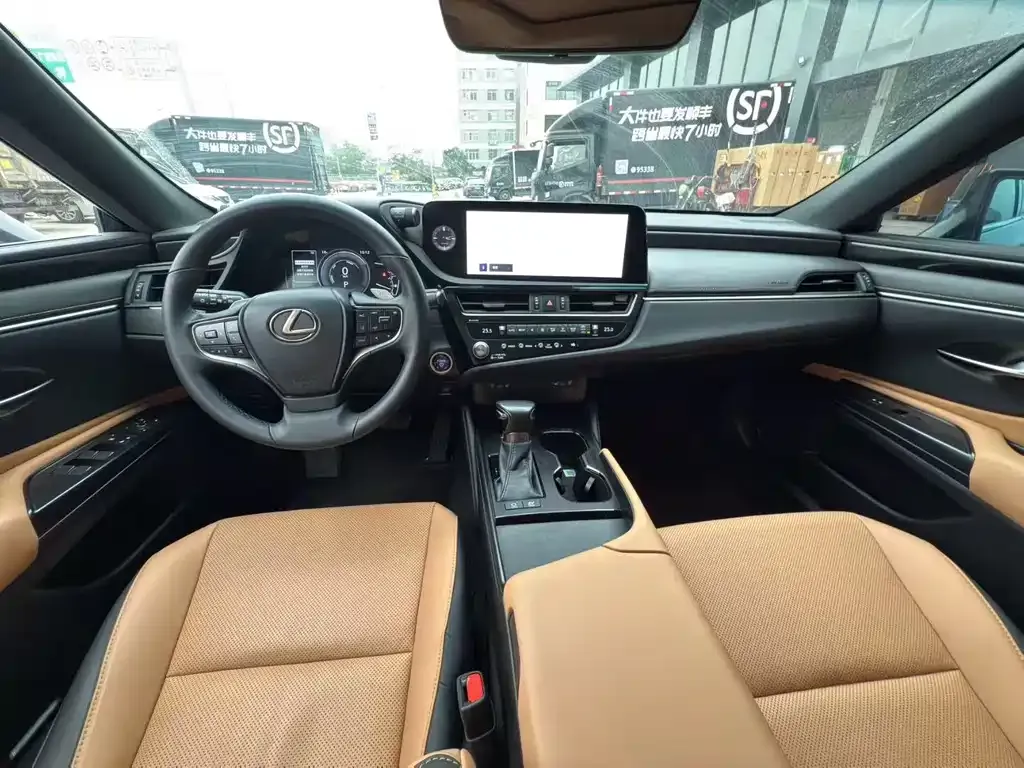 Lexus ES 2023 из CN, фото 4