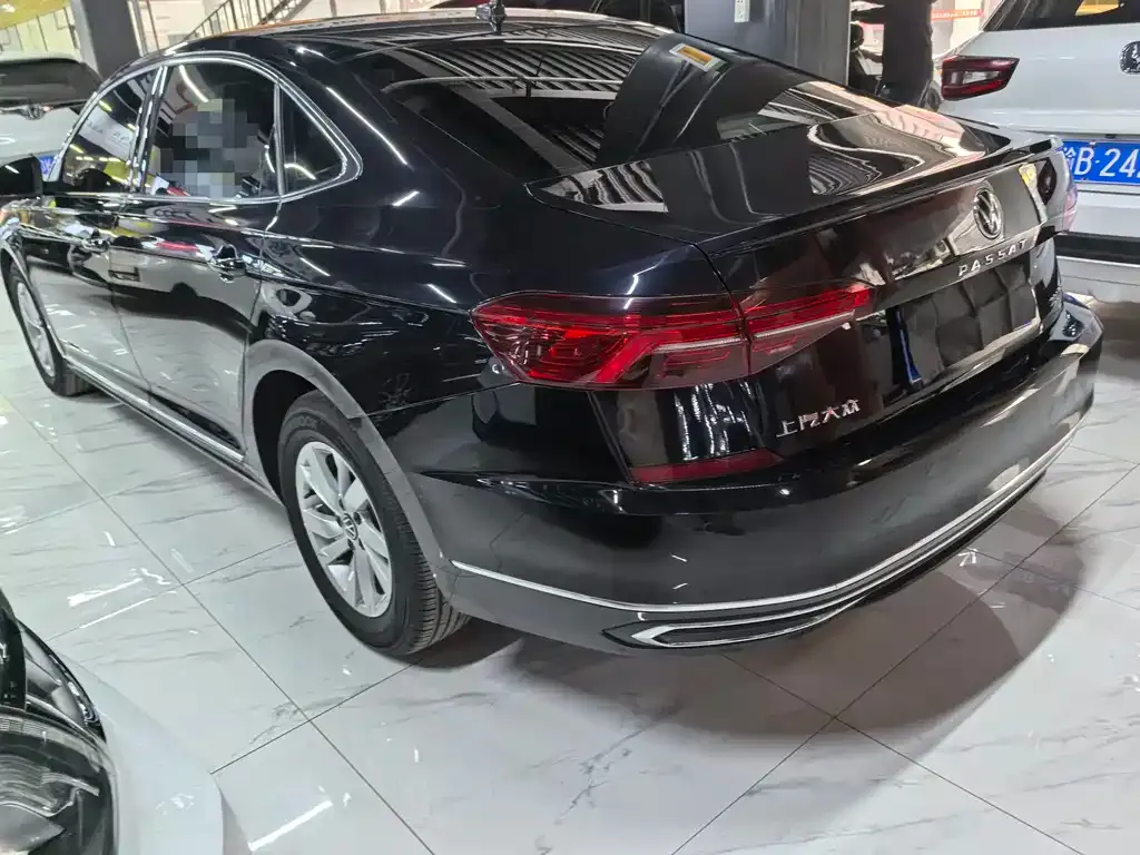 Volkswagen Passat 2023 из CN, фото 4