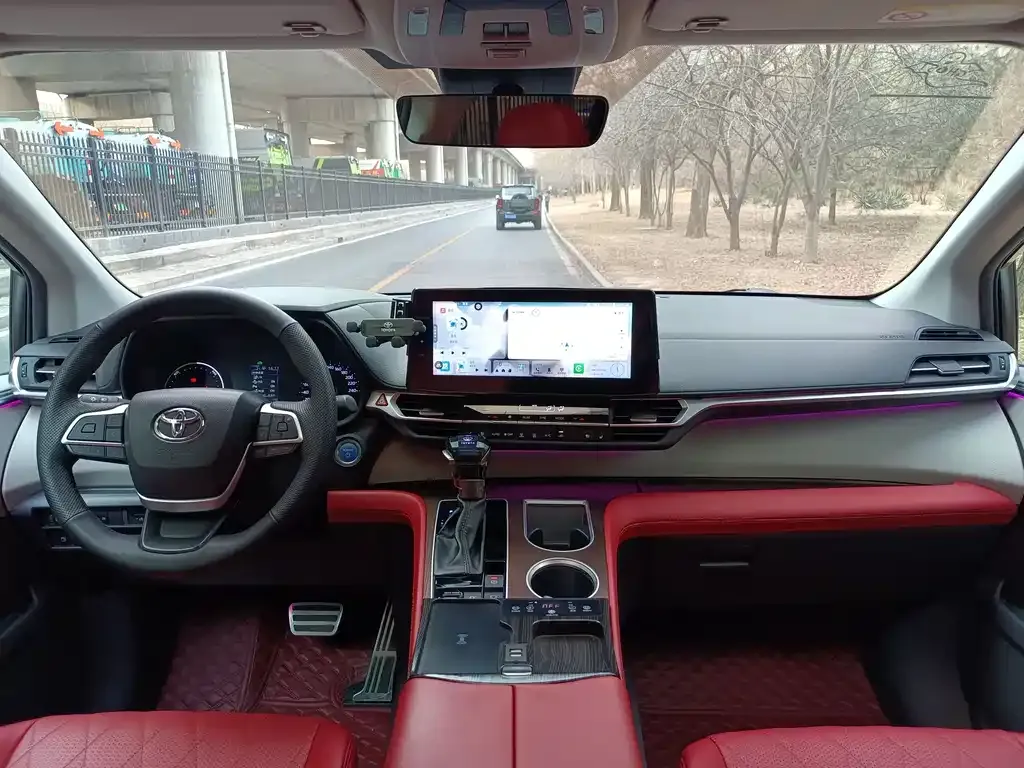 Toyota Sienna 2023 из CN, фото 7