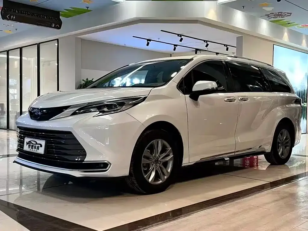 Toyota Sienna 2022 из CN, фото 1