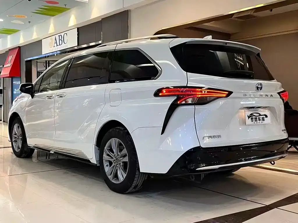 Toyota Sienna 2022 из CN, фото 6