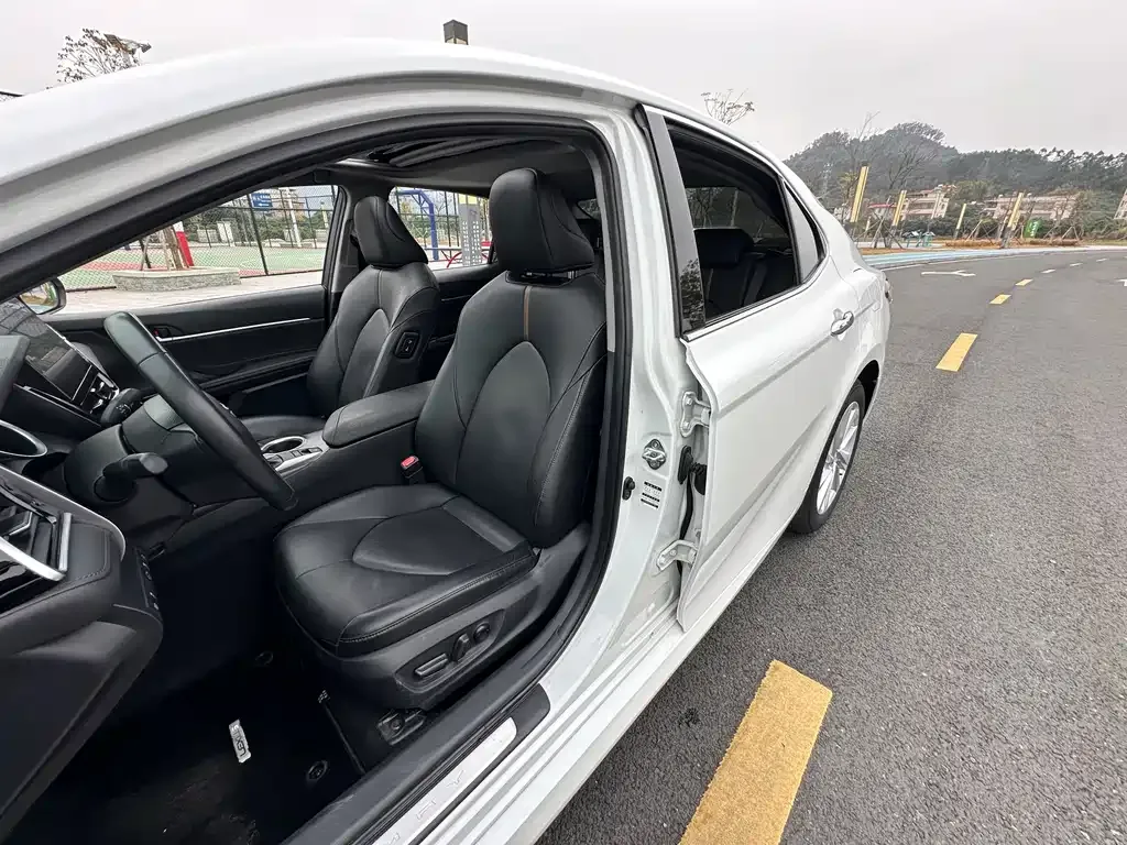 Toyota Camry 2022 из CN, фото 4
