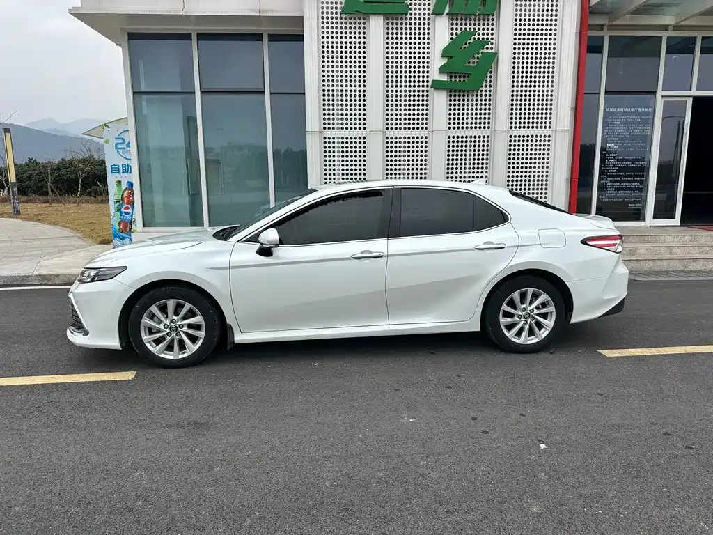 Toyota Camry 2022 из CN, фото 9