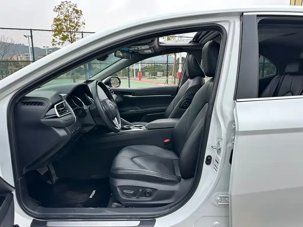Toyota Camry 2022 из CN, фото 3