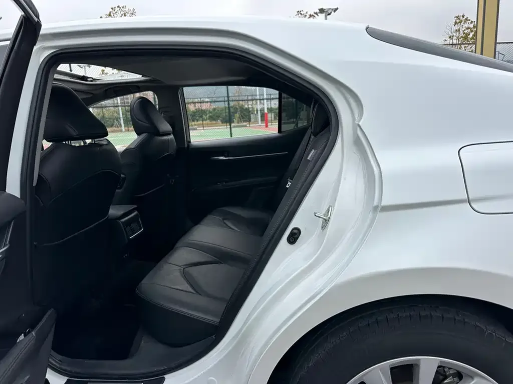 Toyota Camry 2022 из CN, фото 2