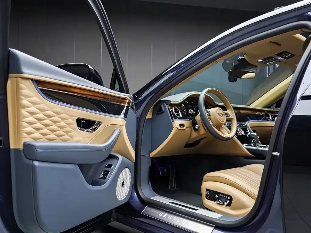 Bentley Flying Spur 2021 из CN, фото 2