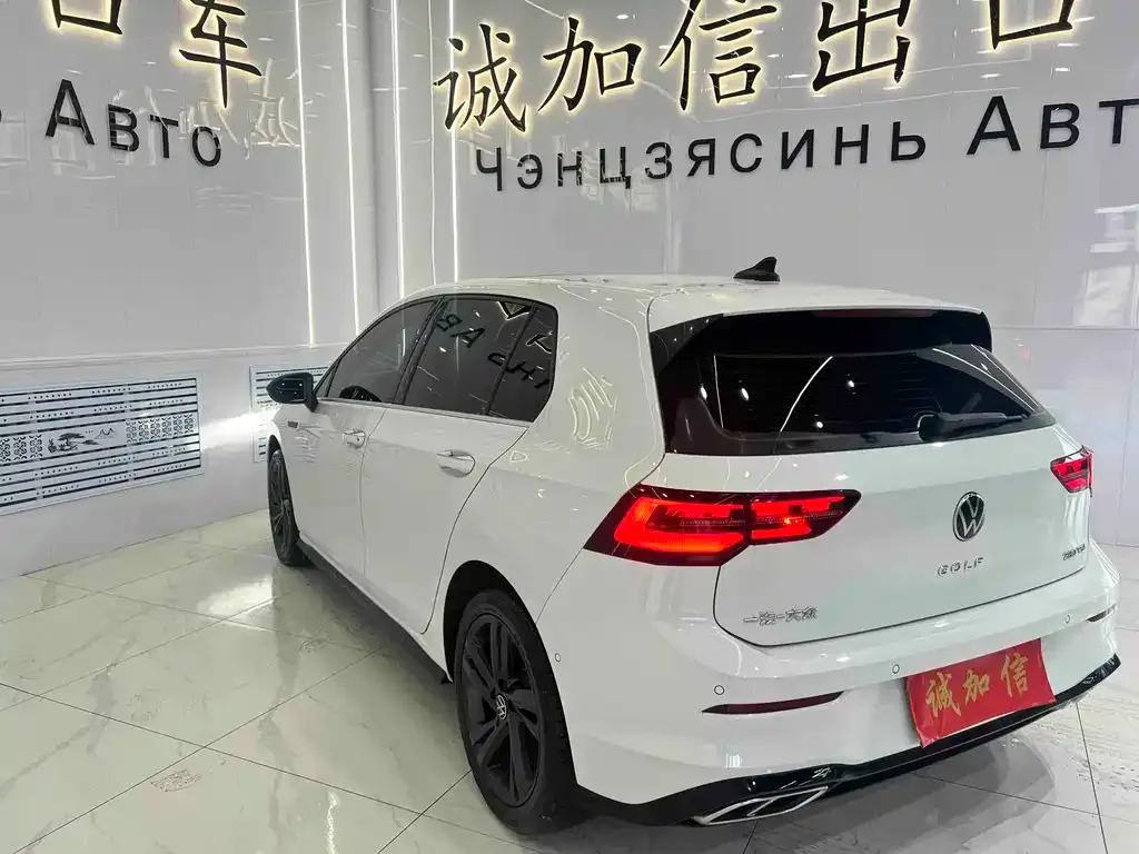 Volkswagen Golf 2023 из CN, фото 3