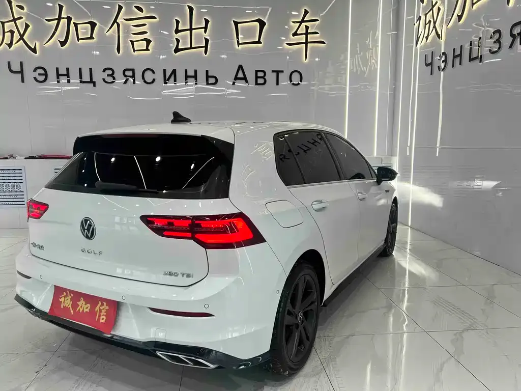 Volkswagen Golf 2023 из CN, фото 2