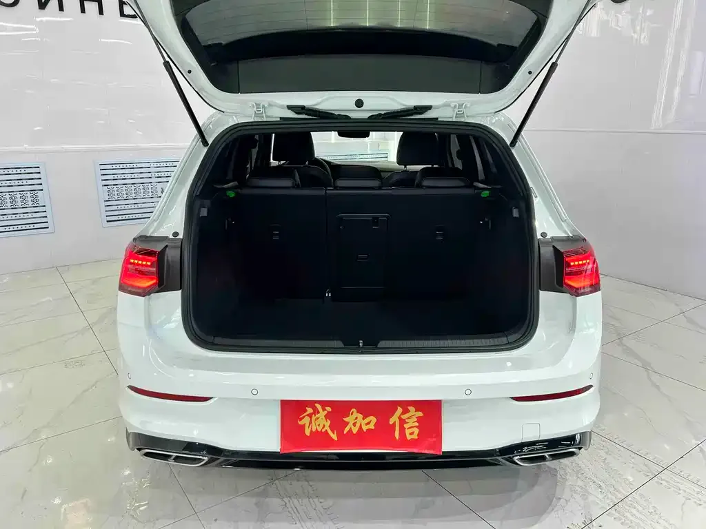 Volkswagen Golf 2023 из CN, фото 4