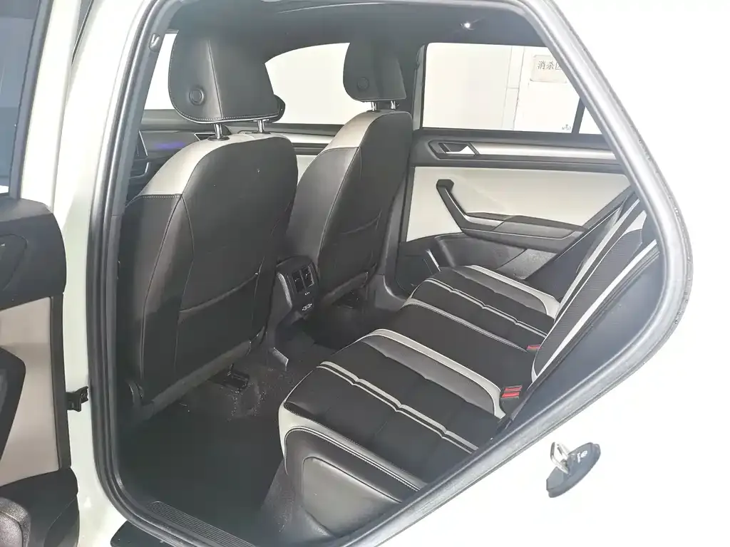 Volkswagen T-Roc 2023 из CN, фото 6