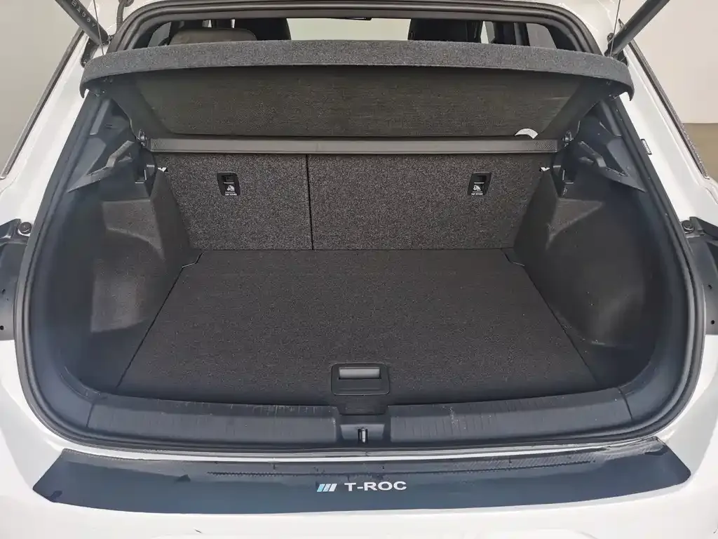 Volkswagen T-Roc 2023 из CN, фото 2