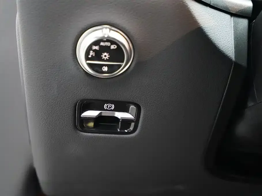 Mercedes-Benz GLC 2024 из CN, фото 3
