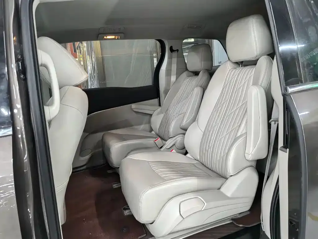 Buick GL8 2024 из CN, фото 4