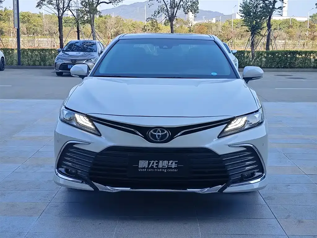 Toyota Camry — фото 9