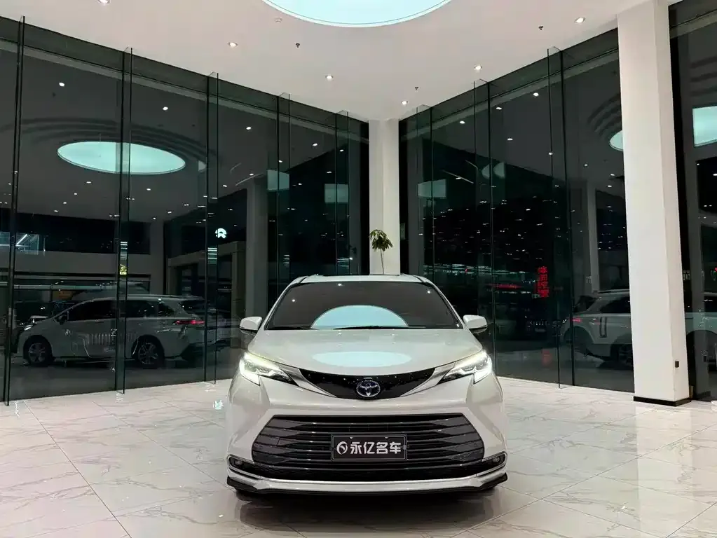 Toyota Sienna 2022 из CN, фото 6