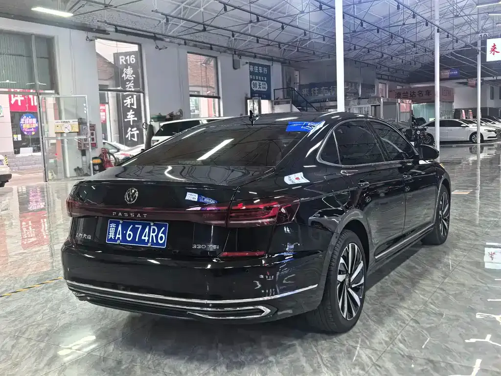 Volkswagen Passat — фото 10