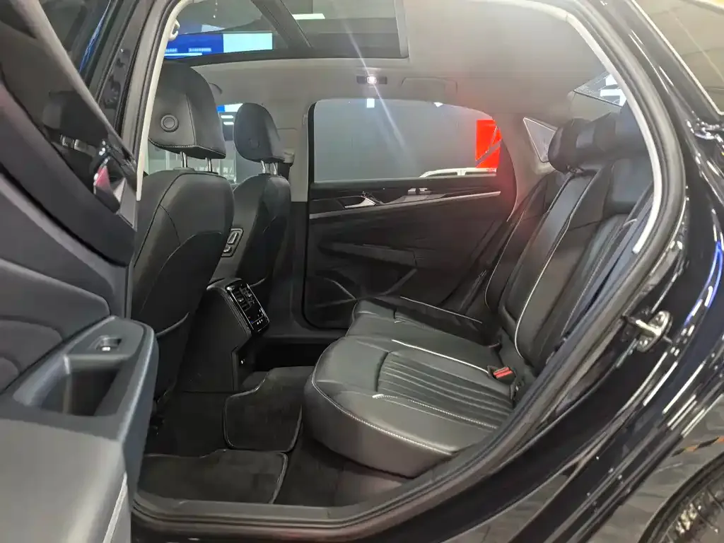 Volkswagen Passat — фото 7