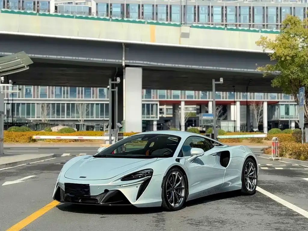 McLaren Artura 2024 из CN, фото 7