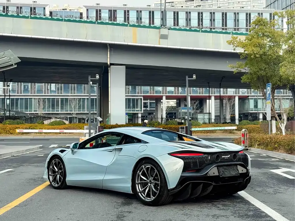 McLaren Artura 2024 из CN, фото 6