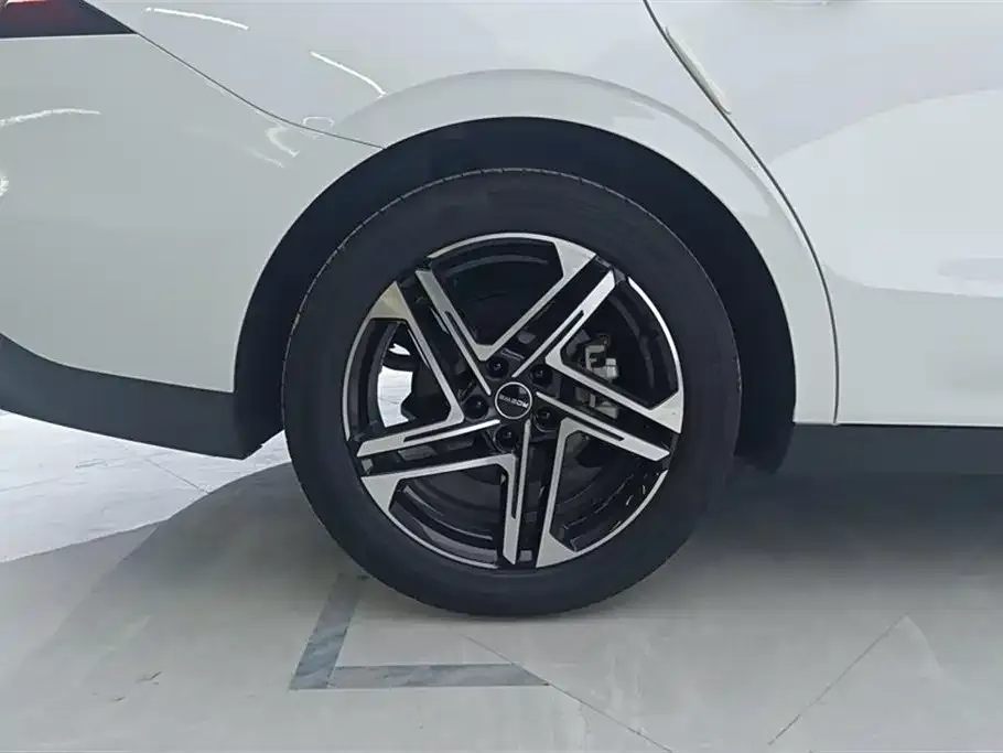 Roewe D7 2025 из CN, фото 10