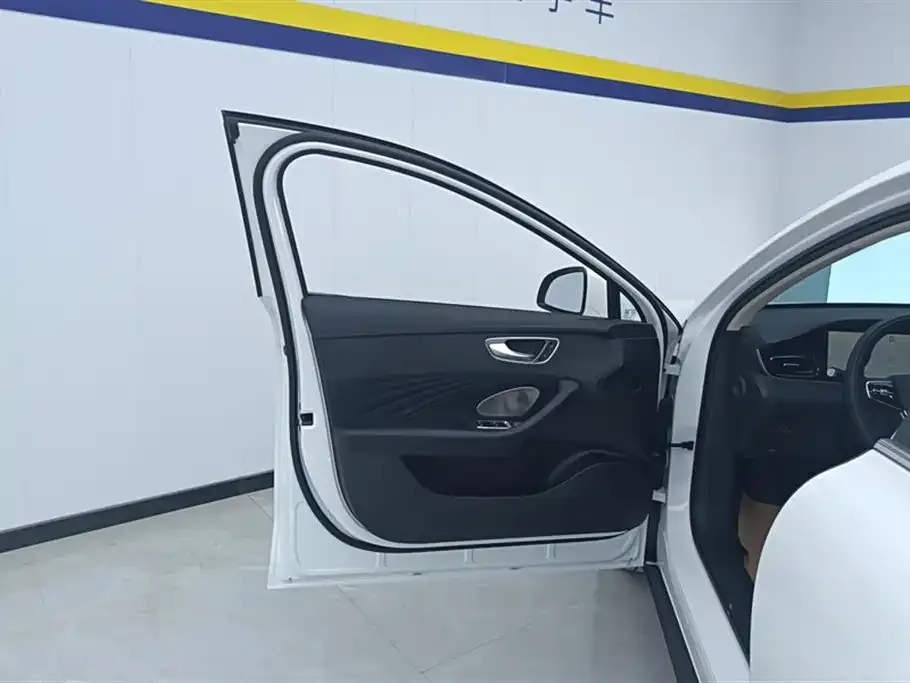Roewe D7 2025 из CN, фото 9