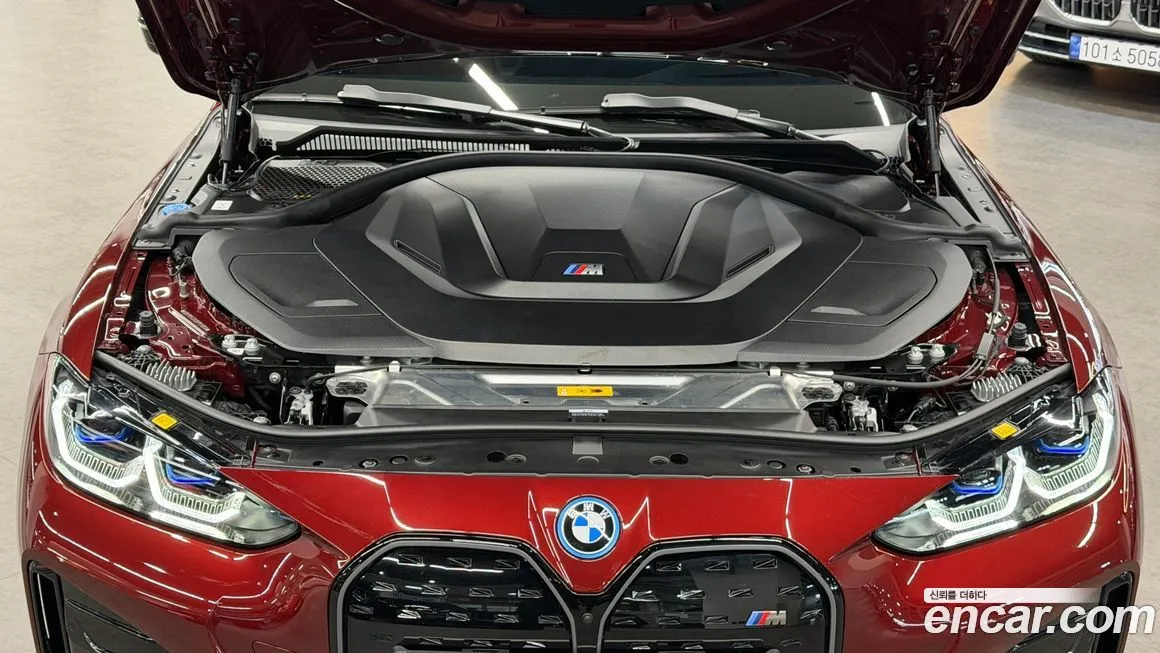 BMW i4 — фото 10