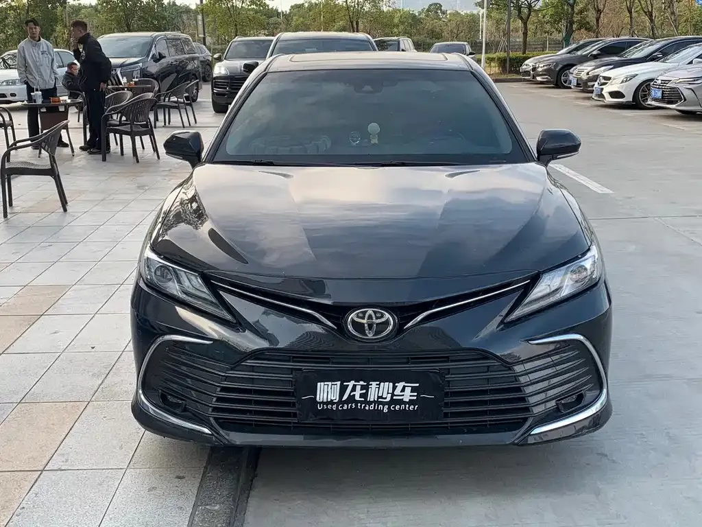 Toyota Camry — фото 3