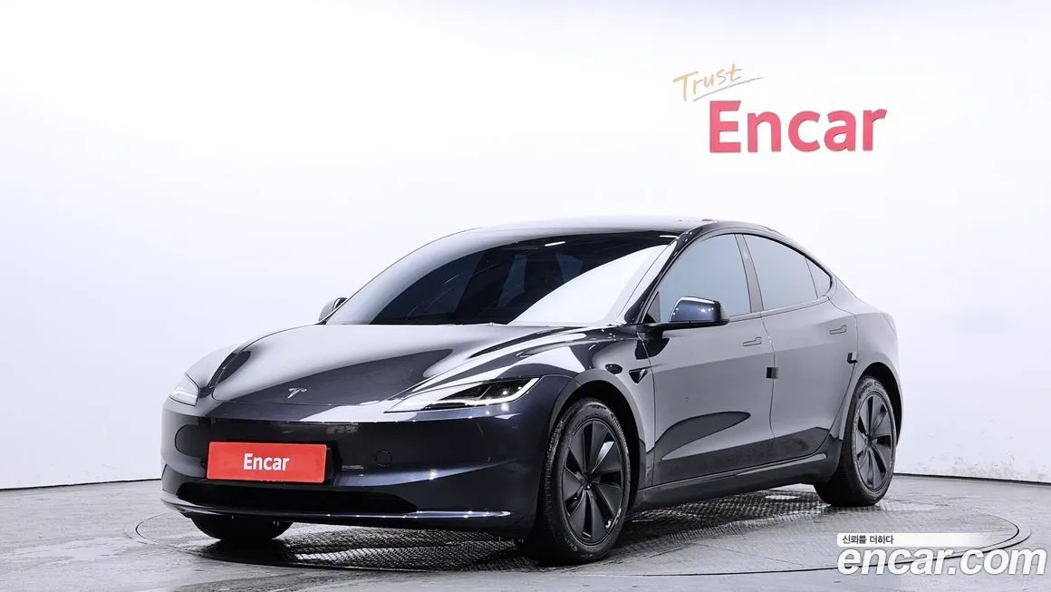 Tesla Model 3 — фото 1