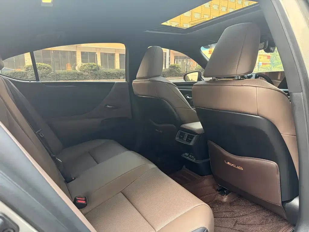 Lexus ES 2024 из CN, фото 9