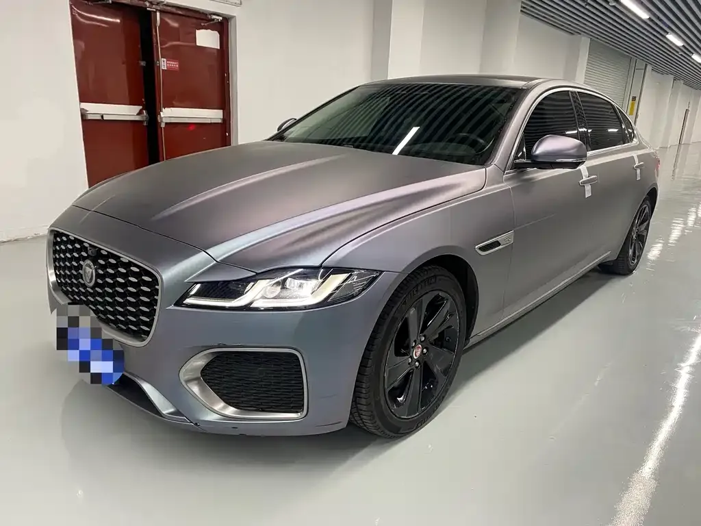 Jaguar XFL — фото 1