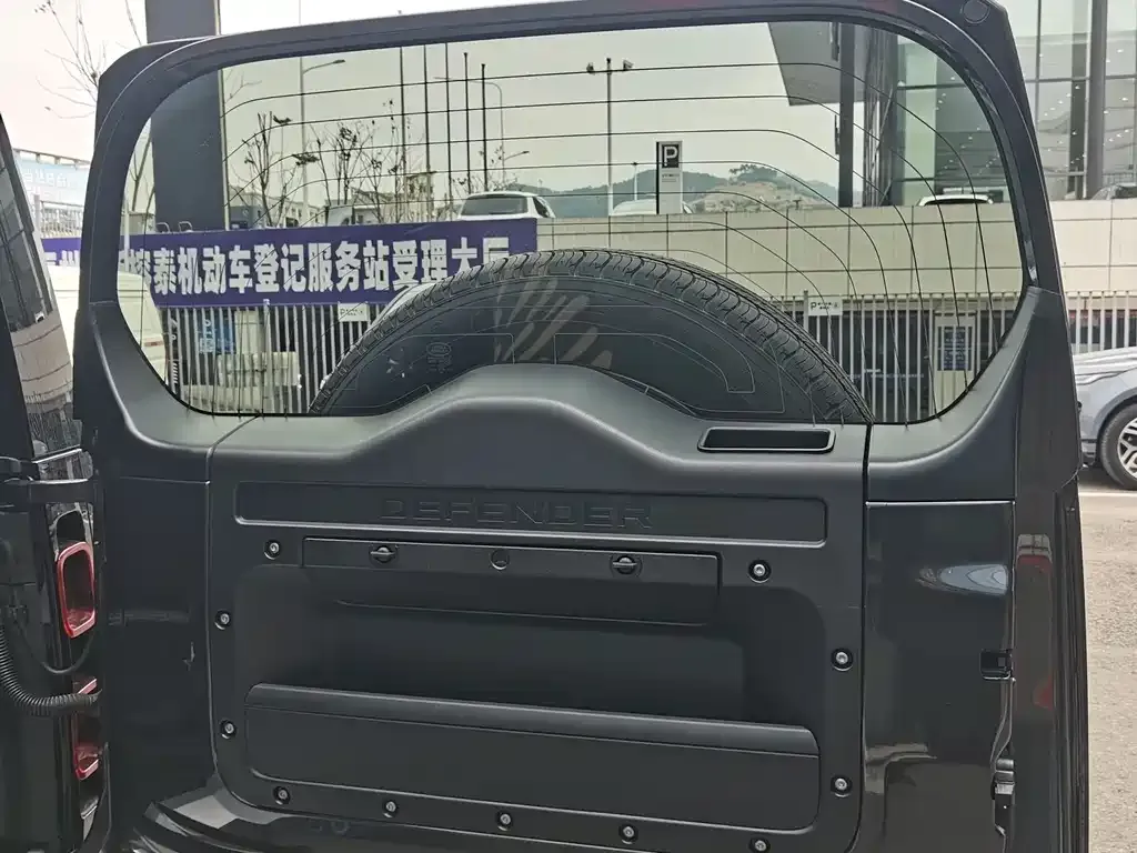 Land Rover Defender — фото 2