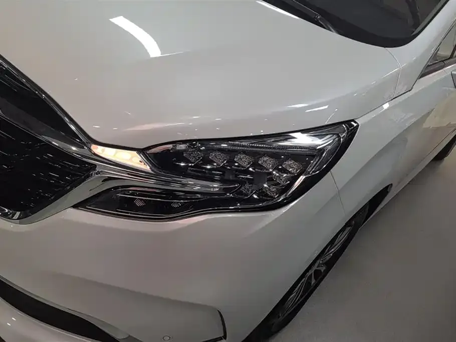 Buick GL8 2022 из CN, фото 2