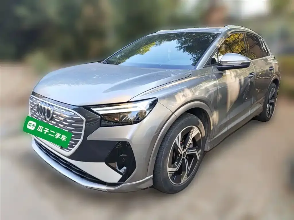 Audi Q4 e-tron — фото 2