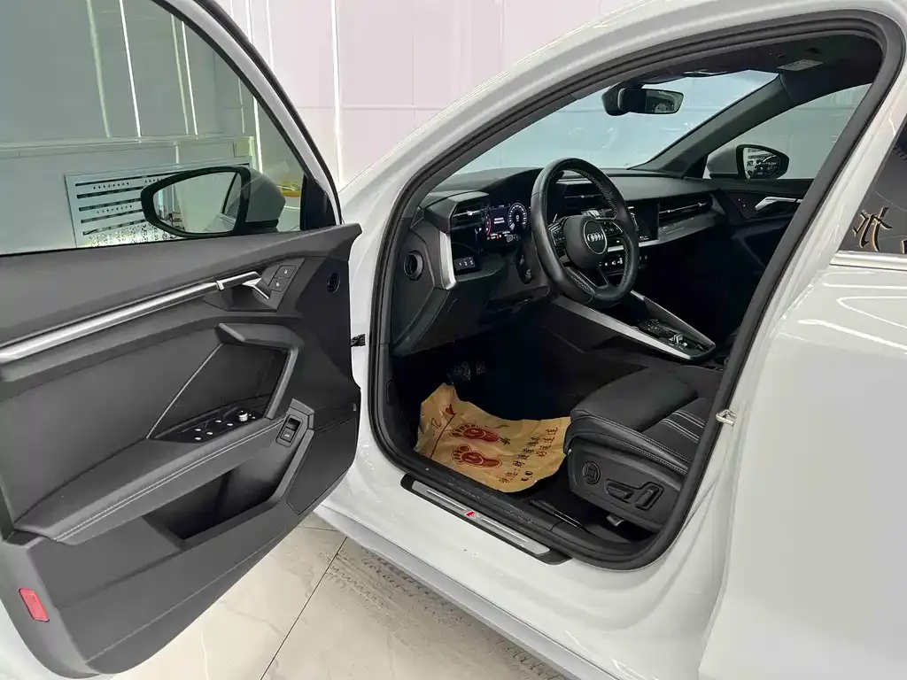 Audi A3 2023 из CN, фото 6