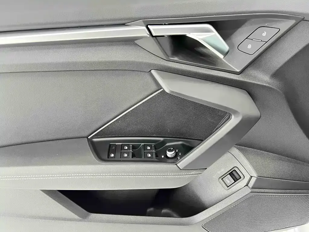 Audi A3 2023 из CN, фото 8