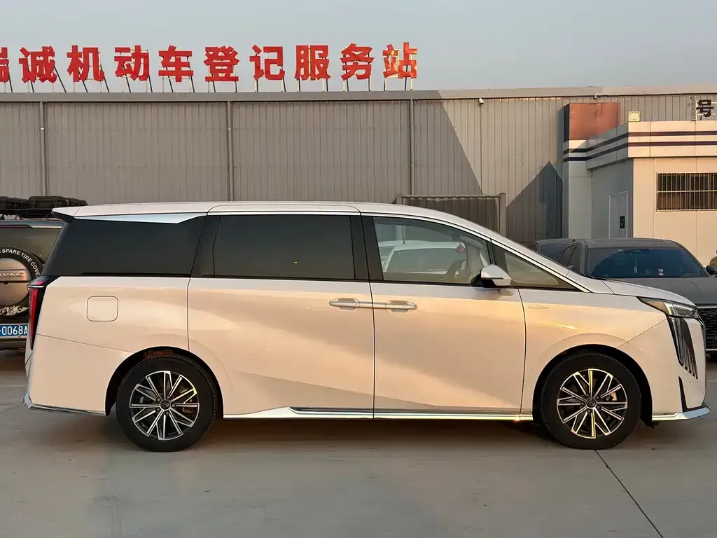 GAC Motor Trumpchi M8 — фото 8