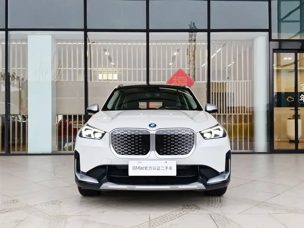 BMW iX1 2025 из CN, фото 2