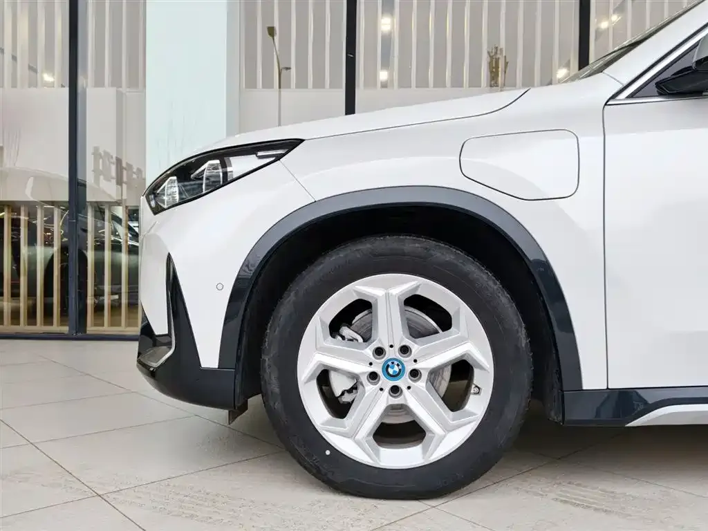 BMW iX1 2025 из CN, фото 4