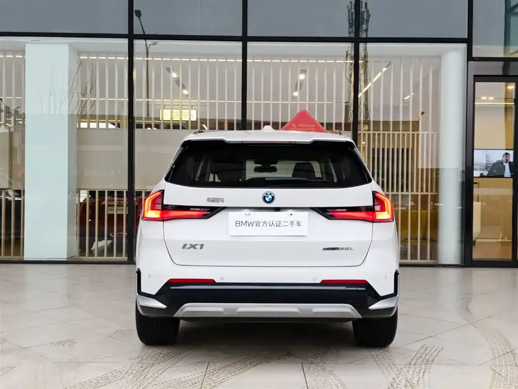 BMW iX1 2025 из CN, фото 7